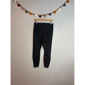 Nike Dri-Fit black cropped leggings thumbnail 2