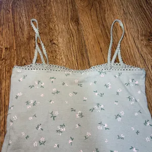 Cotton On Sage Green Floral Lace‎ Trim Cami Top Size Small Cropped Tank cottage thumbnail 9