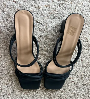 SheIn Black heels thumbnail 1