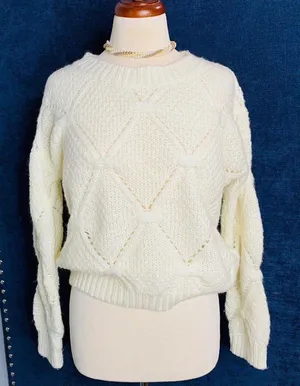 New Women Bear Dance Beige Long Sleeve Knit Sweater Size S‎ thumbnail 1