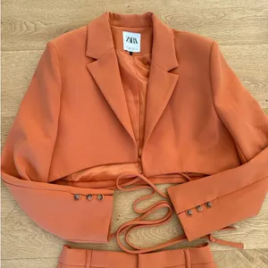 Zara - Co-ordinated Skort & Crop Blazer Set in Orange thumbnail 2