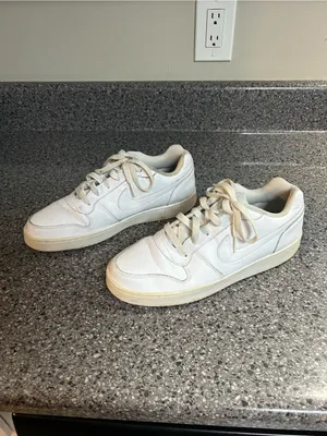 Women’s White Athletic Sneakers - Classic Low-Top Design thumbnail 2