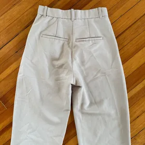 Abercrombie & Fitch Sloane Tailored Wide Leg Pant in Light Taupe Size 27/4 Long thumbnail 7