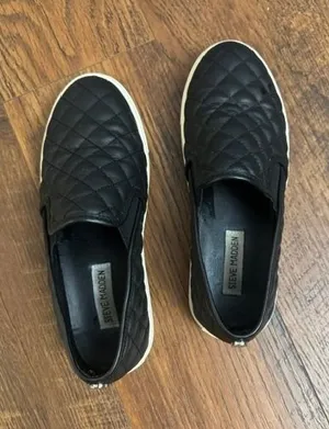 Steve‎ Madden Ecentrcq Black Quilted Slip On Sneakers Womens 7B ECENTRCQ thumbnail 1