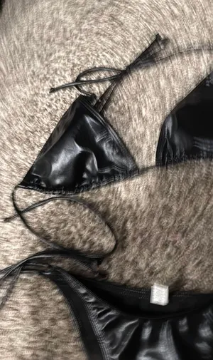 Amazon Leather bikini thumbnail 3