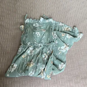 Promesa Sage Green Floral Maxi Dress with White and Yellow Flowers thumbnail 10