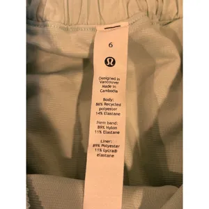 Lululemon Hotty Hot Shorts 4” Tall Size 6 Mint Green Athletic Running thumbnail 3
