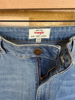 NEW Wrangler Women’s High Rise Bootcut Light Wash Blue Denim Jeans, Size 12x31 thumbnail 12