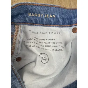 American Eagle Baggy Jean Womens 4 Light Wash Distressed High Rise Ripped Denim thumbnail 6