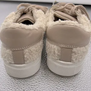 Universal Threads memory foam beige sneakers thumbnail 3