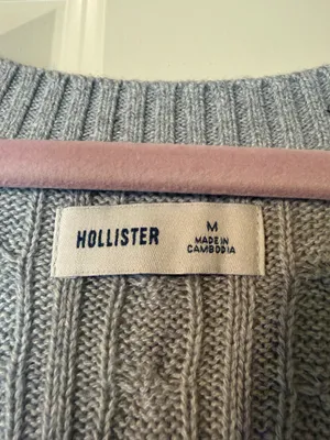 Hollister Cable Knit Icon V-Neck Sweater thumbnail 4