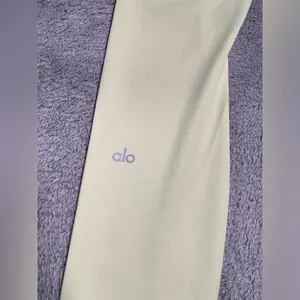 Alo yoga Light Green Leggings medium thumbnail 7