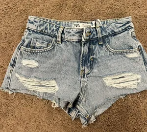 Zara Shorts thumbnail 1
