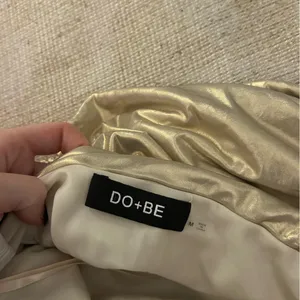 NWOT DO+BE gold ruched one shoulder crop top thumbnail 2