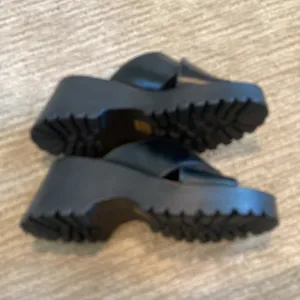 Elegant Black Women's Slide Sandals Size 9 thumbnail 3
