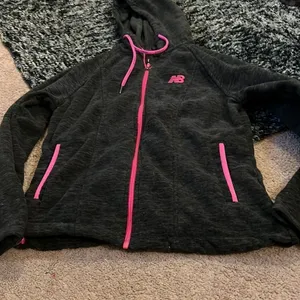 New balance grey zip up Small‎ thumbnail 3