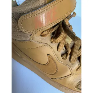 Nike Court Borough Mid 2 GS Wheat Brown High Top Sneakers 6Y Womens 7.5 thumbnail 10
