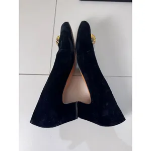 Vintage Salvatore Ferragamo Velvet Pumps Women 7.5 Black Gold Studded Minimalist thumbnail 5