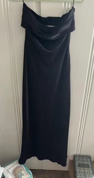 Formal Dress Black Size M thumbnail 1