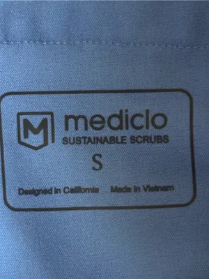 FIGS x Mediclo Mixed Scrub Set Ceil Blue Medium Leon Top Small Cargo Pants thumbnail 7