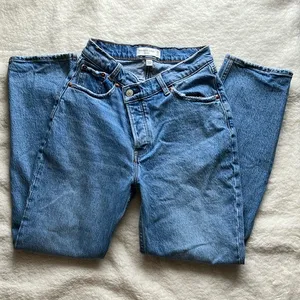 Abercrombie & Fitch The Dad High Rise Jean Size 0 Short thumbnail 1