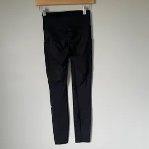 Lululemon Swift Speed High Rise Tight Leggings Black Athletic Activewear Size 2 thumbnail 2