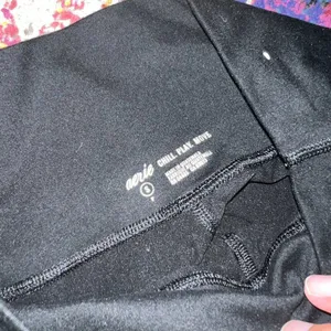 Aerie small‎ black leggings thumbnail 5