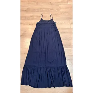 Romeo & Juliet Couture Navy Embroidered‎ Maxi Dress Spaghetti Straps Boho Medium thumbnail 4