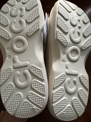 Crocs Women’s Sandals size 8 thumbnail 4