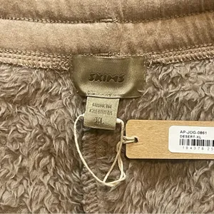 SKIMS Cozy Knit Sherpa Joggers Elastic Waist Tapered Leg NWT Women’s Size XL thumbnail 8