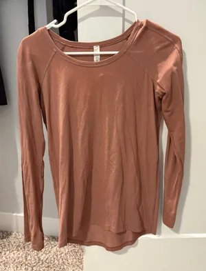 Lululemon Long Sleeve thumbnail 1