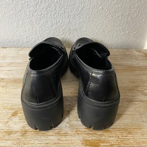 Madden Girl Chunky Y2K Black Loafers Size 6M Vegan Leather Platform Preppy Retro thumbnail 5