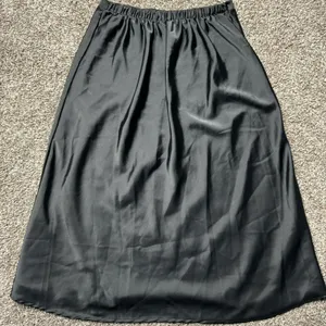 Silk Skirt Black Size M thumbnail 3
