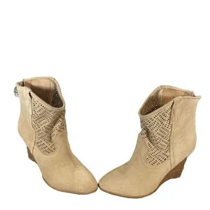 Crown Vintage Women’s Beige Suede Western Wedge Ankle Boots Size 7.5 thumbnail 3