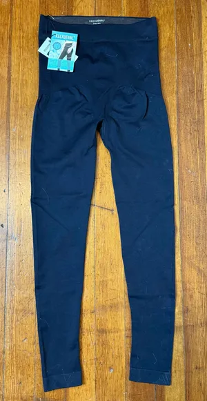 Women’s Black Seamless High-Rise Leggings thumbnail 1