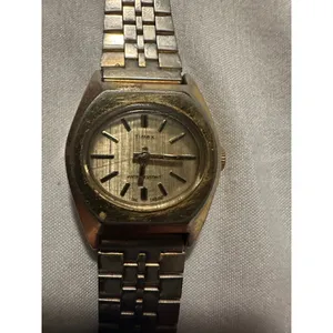 Vintage Timex Women's Watch Gold Tone Water Resistant Analog‎ Wristwatch thumbnail 4