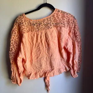 American Eagle V-Neck Lace Tie-Front Blouse in Coral Size Medium Boho Beach thumbnail 5