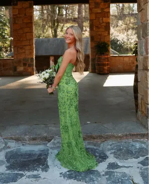 Dress thumbnail 2