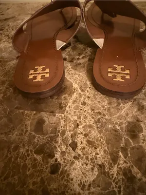 Tory Burch beautiful Women’s Cream Leather Gemstone Accents of Gold Sandals thumbnail 5