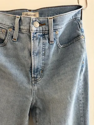 Madewell 90s distressed high-rise straight-leg jeans thumbnail 2