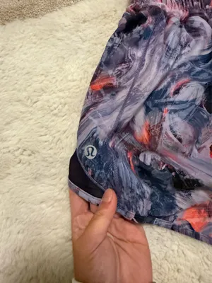 Lululemon High-Rise Hotty Hot Shorts 2.5" thumbnail 3