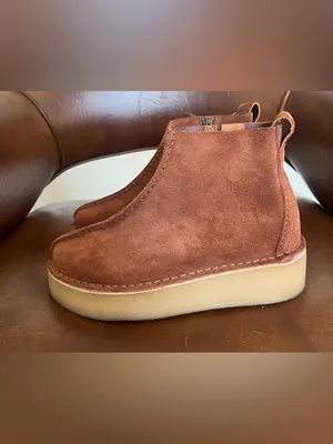 Clarks Originals Trek Wedge Boots in a brown suede size 5.5 zipper thumbnail 4