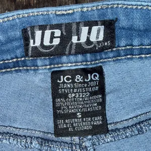 Chic Blue Flare Jeans with Distressed Details thumbnail 2