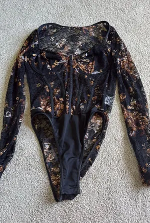 Shein Floral Top Lace thumbnail 1