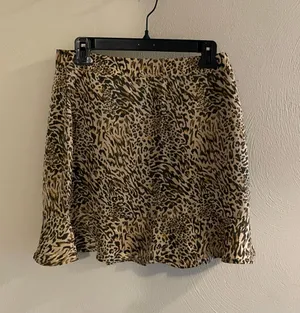 Forever 21 Cheetah Print Mini Skirt NWT thumbnail 1