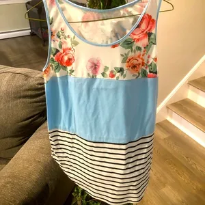 White & Blue Flower Tank Top Size M thumbnail 1