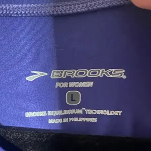 Brooks Running Shirt Women's Large Cobalt Blue Equilibrium Long Sleeve thumbnail 3