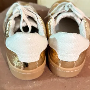 Dolce Vita Nadia Sneakers in Gold thumbnail 4