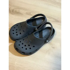 Crocs Classic Clogs Black M 5 W 7 Unisex Slip On Water Shoes Comfort thumbnail 2