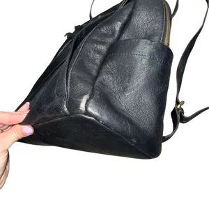 Lodis Backpack Women Medium Black Good Leather Zippered Minimalist Bag‎ thumbnail 8